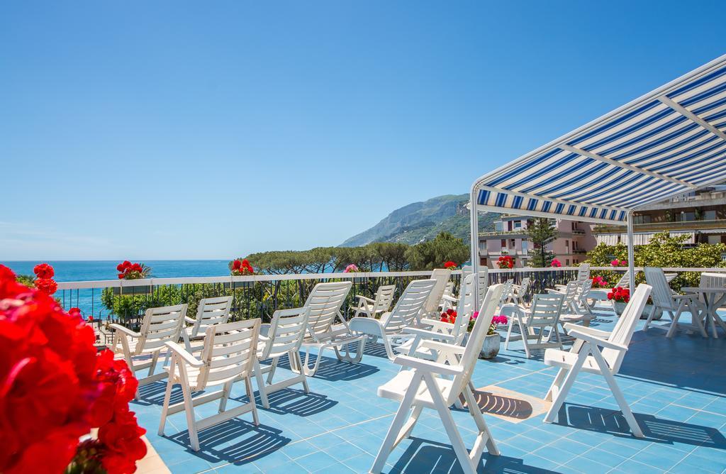 La Residenza Aparthotel Майорі Екстер'єр фото